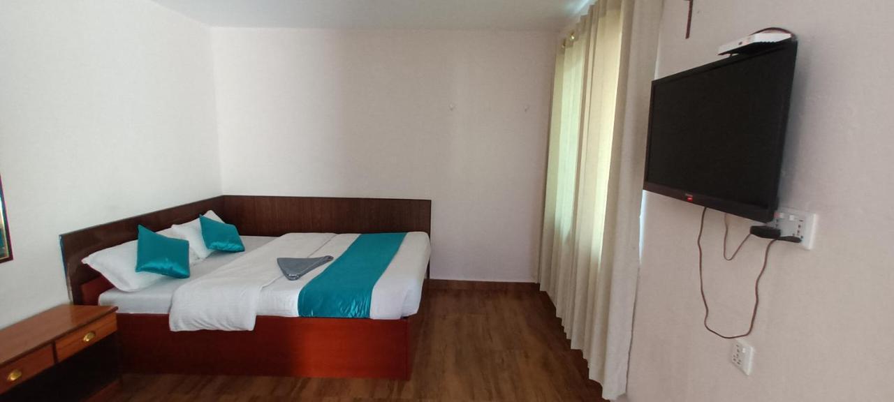 Hotel Dolly Pokhara Exteriör bild