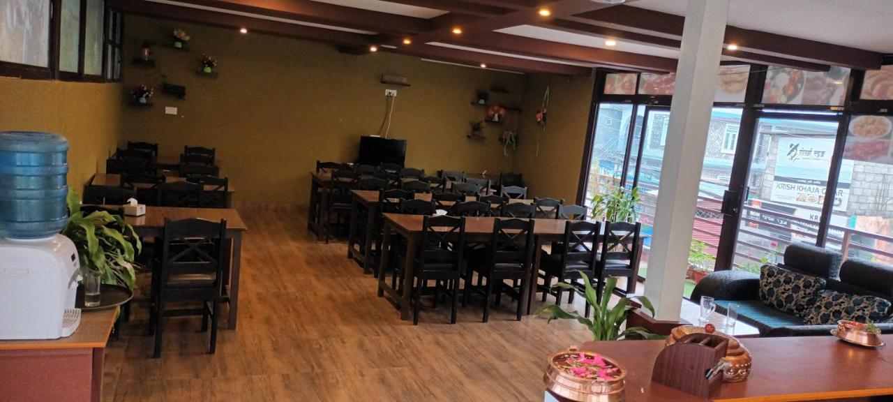 Hotel Dolly Pokhara Exteriör bild