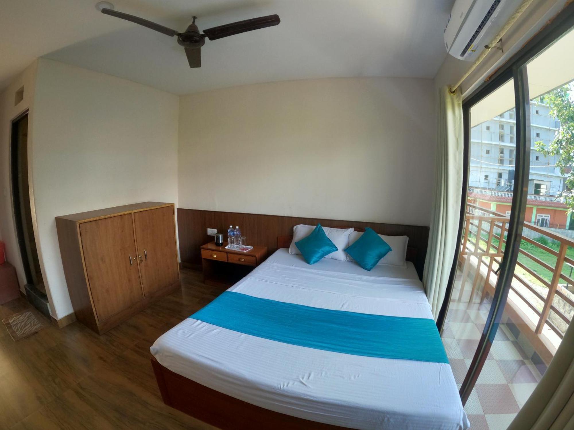 Hotel Dolly Pokhara Exteriör bild