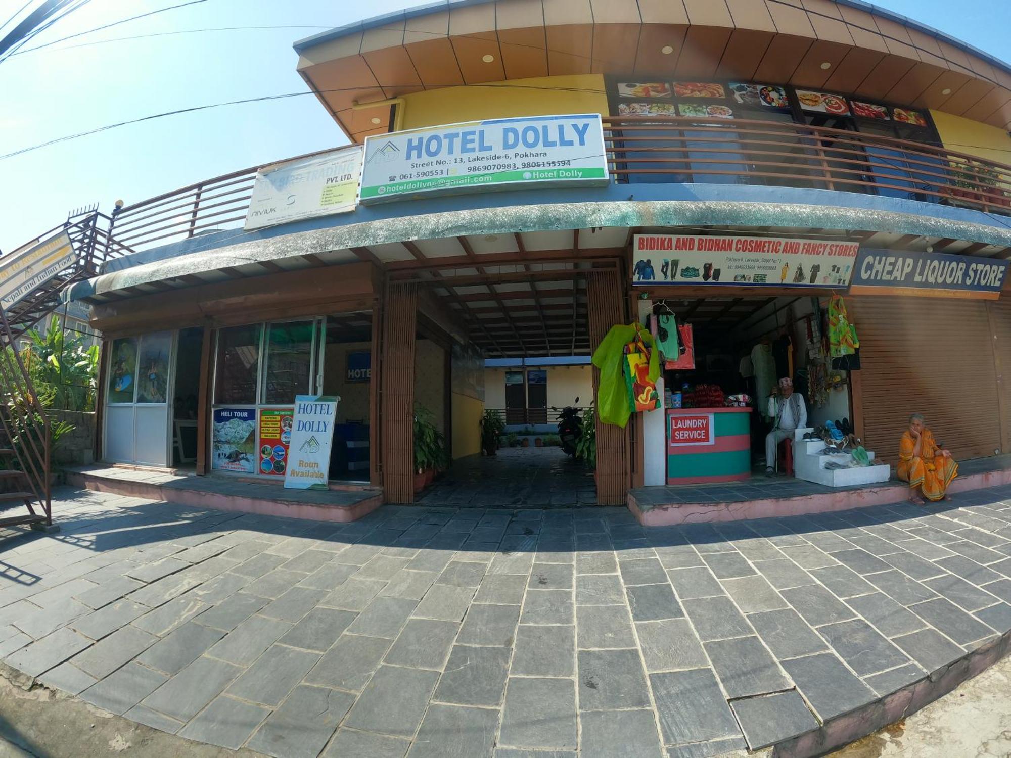 Hotel Dolly Pokhara Exteriör bild